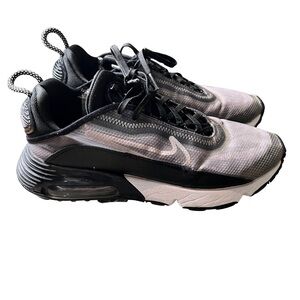 Nike Air Max 2090 Women’s Sneakers Size 8
